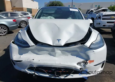 2020 Tesla Model Y Long Range Dual Motor All-Wheel Drive z USA, uszkodzony, nr VIN 5YJYGDEE2LF015390